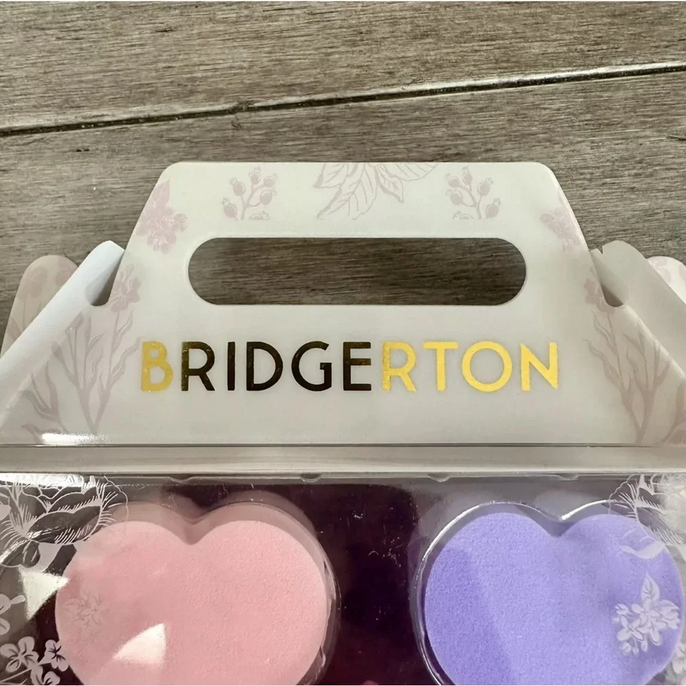 Bridgerton Heart-Shaped Makeup Sponges